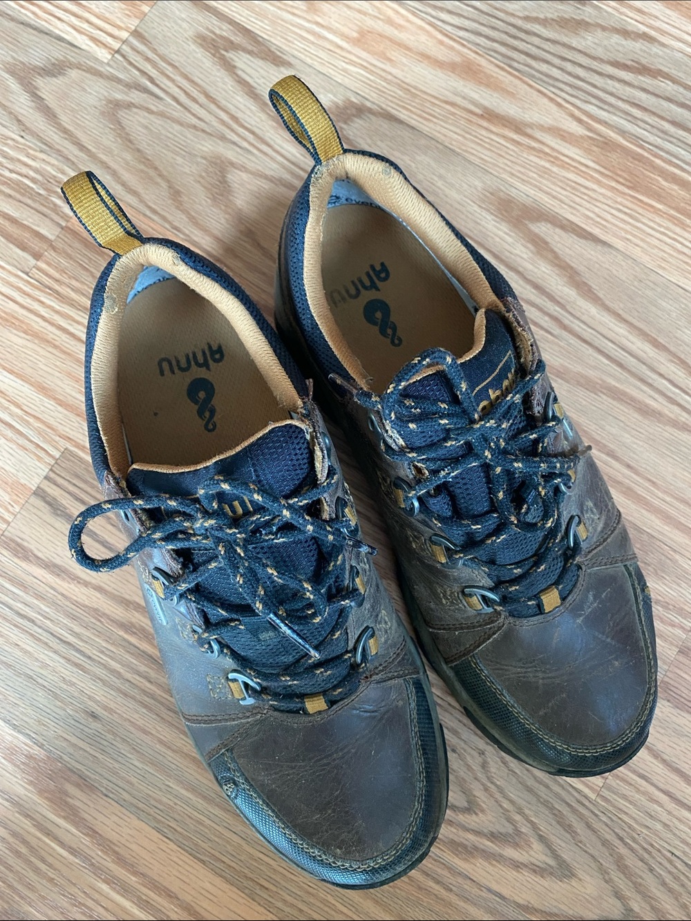Ahnu Men's Brown & Black Trail Sneakers with Yellow/Gold  Accents -9 Activewear